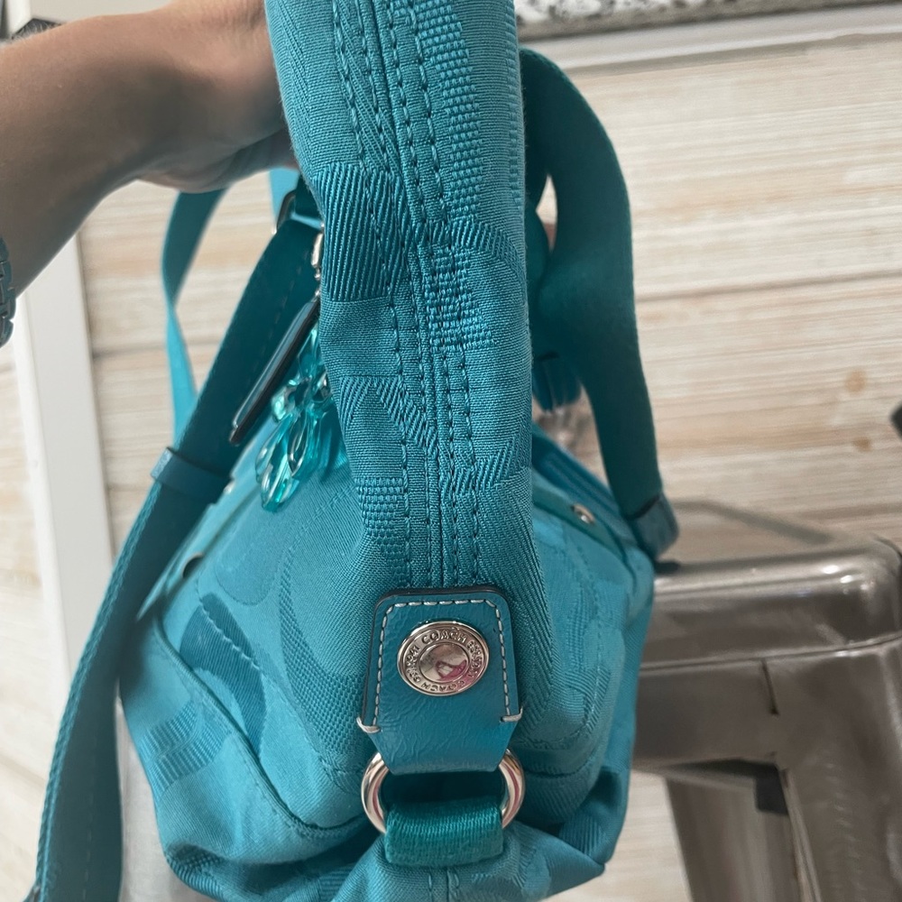 Coach tote in teal - Picture 4 of 9